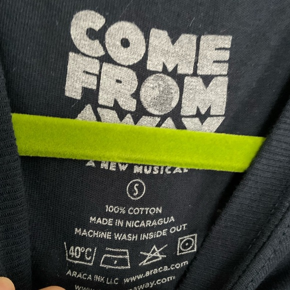 Come From Away The Musical Toronto Official Souvenir Tee - Picture 3 of 5